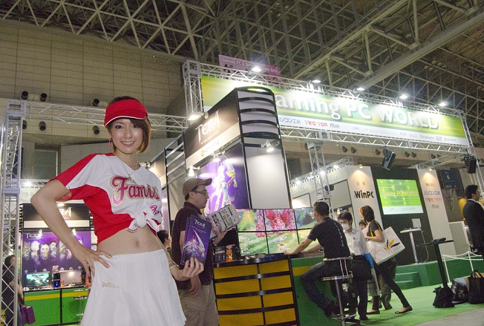 Tokyo Game Show Opens Social Games in the Spotlight  September 15, 2011, Chiba, Japan   A campaign girl poses for pictures during the Tokyo Game Show 2011 in Makuhari near Tokyo, Japan : The Tokyo Game Show, which is the world s largest computer entertainment festival, is held from September 17th to 18th with enjoyment of playing video games. Visitors can try newly promoted games and devices such as the PlayStation Vita. For this year, 192 game companies participate this event.  Photo by Yumeto Yamazaki AFLO   3686 