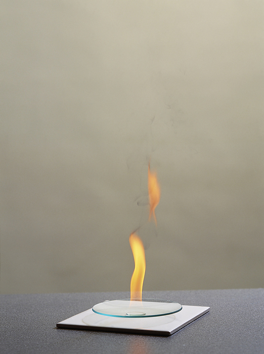 Combustion of an alkane Combustion of an alkane. Hexane  C6H14  burning in a watchglass. Hexane combusts readily in air, producing little smoke. For a comparison of the combustion of other organic compounds, see A510 220  hexene  and A510 221  cyclohexene .