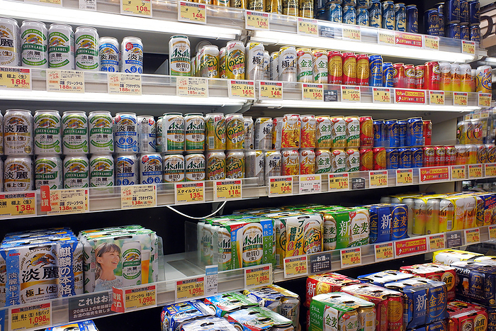 Beer and Beer flavored alcoholic beverages are dusplayed at a liquor store September 30, 2020, Tokyo, Japan   Beer and Beer flavored alcoholic beverages are displayed at a liquor store in Tokyo on Wednesday, September 30, 2020. Taxes on the third segment beer like beverages which are cheaper than regular beer will raise from October 1 while regular beer s tax will reduce.        Photo by Yoshio Tsunoda AFLO 