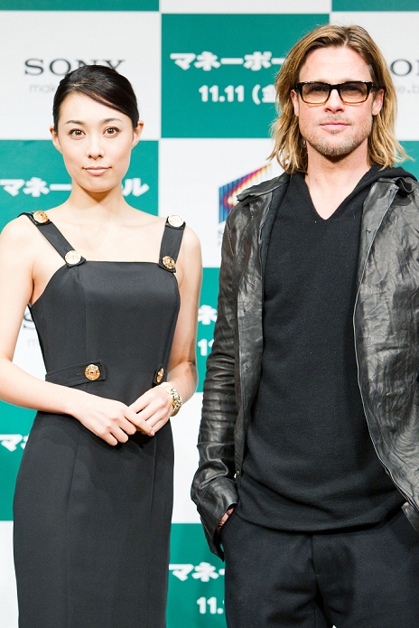 Kazue Fukiishi and Brad Pitt, Nov 10, 2011 : Tokyo, Japan - Japanese actress Kazue Fukiishi (left) and US actor Brad Pitt (right) attends the press Japanese actress Kazue Fukiishi (left) and US actor Brad Pitt (right) attends the press conference for the film 'Moneyball'. The film will be released in Japanese theaters from November 11. (Photo by Christopher Jue/Nippon News)