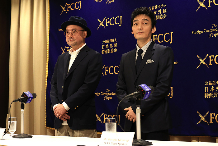 Japanese actor and former member of SMAP Tsuyoshi Kusanagi and film directir Eiji Uchida hold a press conference for their movie Midnight Swan October 9, 2020, Tokyo, Japan   Japanese actor and former member of the pop group SMAP Tsuyoshi Kusanagi  R  and film director Eiji Uchida  L  pose for photo prior to their press conference for their latest movie  Midnight Swan  at the Foreign Correspondents  Club of Japan in Tokyo on Friday, October 9, 2020. Kusanagi plays a transgender nightclub worker in the movie which started screening in Japan from September 25.        Photo by Yoshio Tsunoda AFLO 