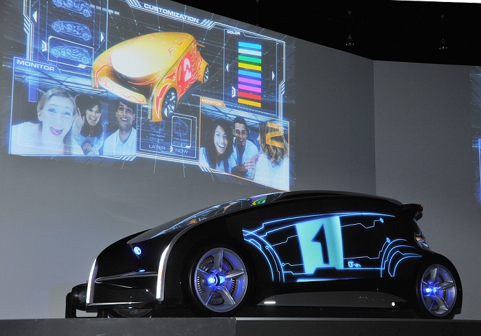 Driving Smartphone . Toyota unveils Fun Vii November 28, 2011, Tokyo, Japan   Is this a giant smartphone on wheels or an automobile  Toyota unveils the Fun Vii, a futuristic concept car of which body can be used as a display space during a launch in Tokyo late Monday, November 28, 2011.   The car, which Toyoda called  a smartphone on four wheels,  works like a personal computer and allows drivers to connect with dealers and others with a tap of a touch panel door. The Fun Vii will be shown at the upcoming Tokyo Motor Show 2011.  Photo by Natsuki Sakai AFLO   3615   mis 