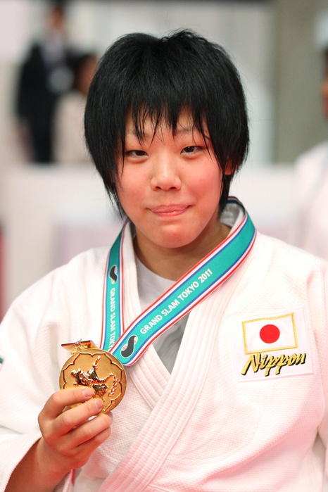 Judo Grand Slam Tokyo Miyagawa, a high school student, wins in the women s 52kg weight class Takumi Miyakawa  JPN  December 9, 2011   Judo :: Grand Slam Tokyo 2011, Women s  52kg class Medal Ceremony Grand Slam Tokyo 2011, Women s  52kg class Medal Ceremony at Tokyo Metropolitan Gymnasium, Tokyo, Japan.   Photo by AFLO SPORT   1045 .
