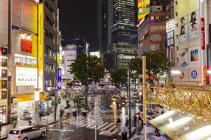 Night view of Shibuya Dogenzaka in the rain