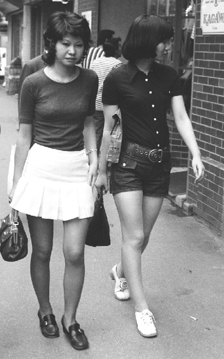     Woman in T shirt look, miniskirt and hot pants. In Ginza, Tokyo, June 11, 1971.