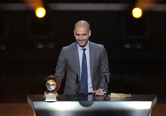 FIFA Ballon d Or Awards Ceremony Pep wins Coach of the Year Award Josep Guardiola, JANUARY 9, 2012   Football   Soccer : Josep Guardiola makes a speech with the FIFA World Coach of the Year trophy during the FIFA Ballon d Or 2011 Gala at Kongresshaus in Zurich, Switzerland.  Photo by AFLO 
