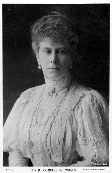  Royal Genealogy.  Mary of Teck  1900s  Mary, Princess of Wales, c1901 c1910  . Mary of Teck  1867 1953  married the future King George V in 1893. She was the mother of King Edward VIII and King George VI and grandmother of Queen Elizabeth II.