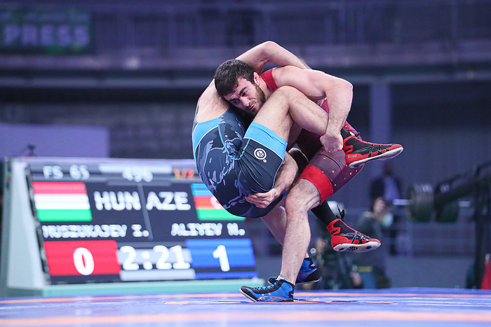 Individual Wrestling World Cup Iszmail MUSZUKAJEV  HUN  df. Haji ALIYEV  AZE      Individual Wrestling World Cup Iszmai Hungary s Ismail Musukaev  L  and Azerbaijan s Haji Aliyev during the men s 65kg freestyle semi final of Individual Wrestling World Cup in Belgrade, Serbia on December 17, 2020.  Photo by AFLO 