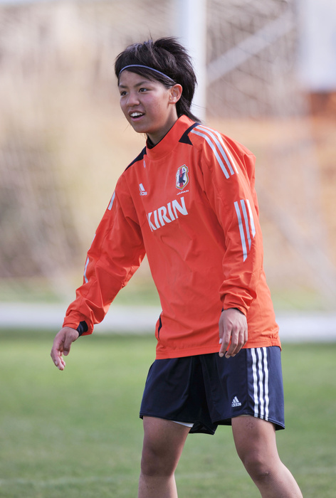 Nadeshiko Japan Practice Mai Kyokawa  JPN , MARCH 4, 2012   Football   Soccer : Japan team training during the Algarve Women s Football Cup 2012, at Browns Sports   Leisure Club Japan team training during the Algarve Women s Football Cup 2012, at Browns Sports   Leisure Club in Portugal.   Photo by AFLO SPORT   1035 .