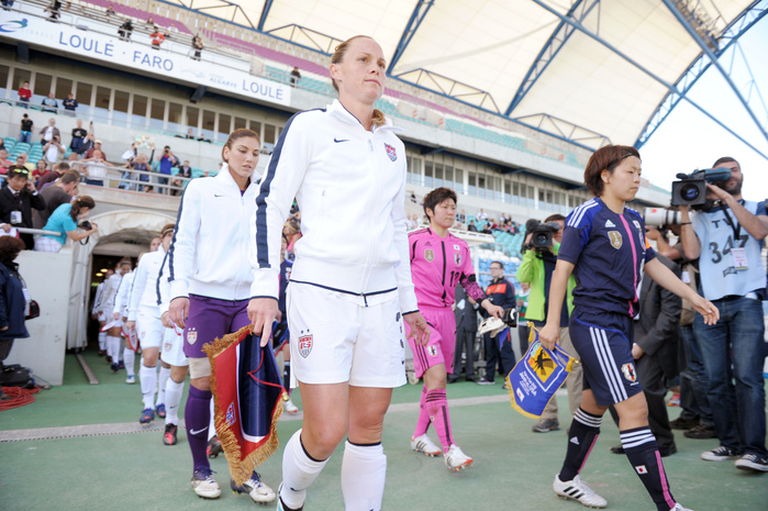 Algarve Cup  L to R  Christie Rampone  USA , Aya Miyama  JPN , MARCH 5, 2012   Football   Soccer : The Algarve Women s Football Cup 2012, match between Japan 1 0 United States at Estadio Algarve in Faro, Portugal.   Photo by AFLO SPORT   1035 .