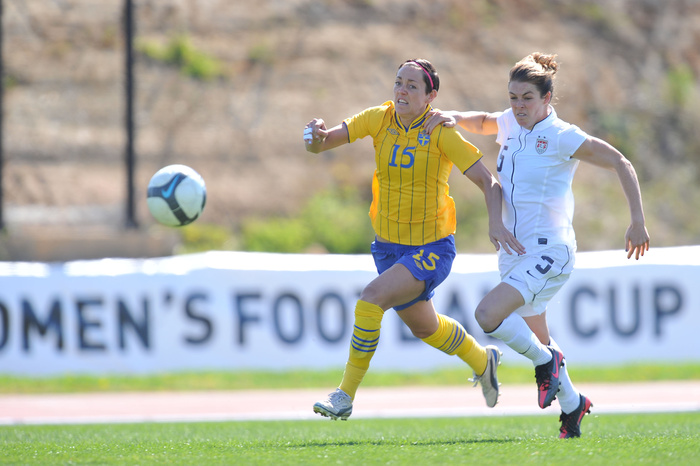 Algarve Cup 3rd place game  L to R  Therese Sjogran  SWE , Kelley O hara  USA , MARCH 7, 2012   Football   Soccer : The Algarve Women s Football Cup 2012, match between Sweden 0 4  USA at Municipal Bela Vista, Portugal.   Photo by AFLO SPORT   1035 