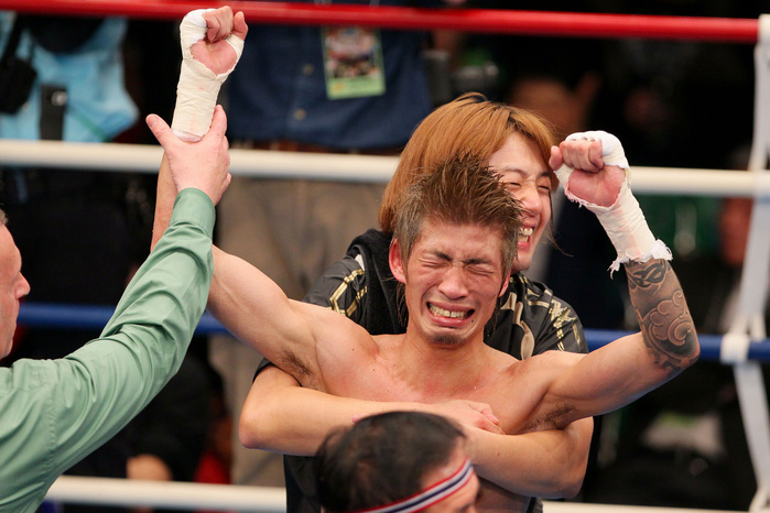 WBC Super Flyweight World Bout Sato becomes new champion by decision Yota Sato  JPN , March 27, 2012   Boxing : Yota Sato of Japan celebrates winning victory during the WBC super fly weight title bout at korakuen hall in Tokyo, Japan. Yota Sato won the fight on points after twelve rounds.  Photo by AFLO SPORT   1090 .