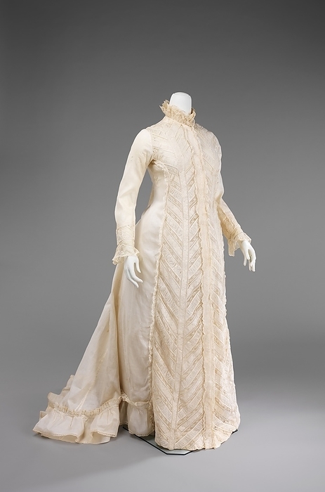 Dressing gown, American, ca. 1885. Creator: Unknown. Dressing gown, American, ca. 1885.