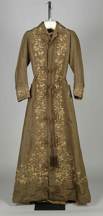 Dressing Gown, probably American, 1880 89. Creator: Unknown. Dressing Gown, probably American, 1880 89.
