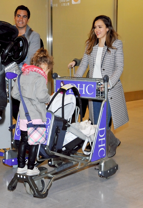 Jessica Alba, April 14, 2012, Tokyo, Japan : Actress Jessica Alba and her family arrive at Narita International Airport in Chiba prefecture, Japan on April 14, 2012.