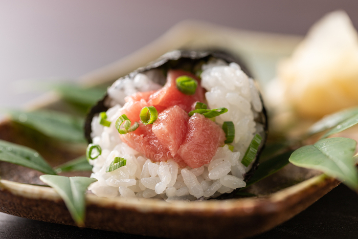 Toro Tekka hand-rolled sushi that melts on the tongue.