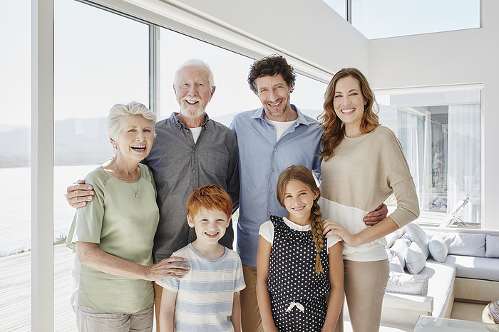2015 Apollo Lifestyle Familie Portrait of happy multi generation family in luxury villa