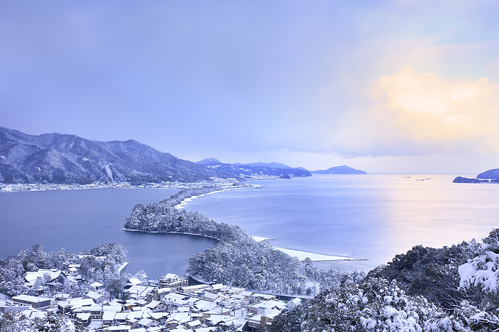 Snowy Amanohashidate and the Evening Sky Kyoto Pref. Hiryu kan in the snow