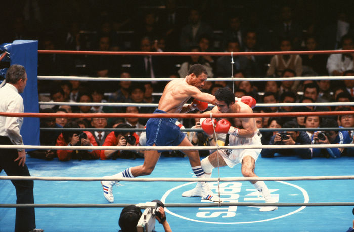 Tsuyoshi Hamada (JPN), Champion
DECEMBER 2, 1986 - Boxing : Champion Tsuyoshi Hamada (R) of Japan in action against challenger Ronnie Shields (L) of the USA during the WBC Junior Welterweight title match at Ryogoku Kokugikan in Tokyo, Japan.
(Photo by AFLO) [0219].