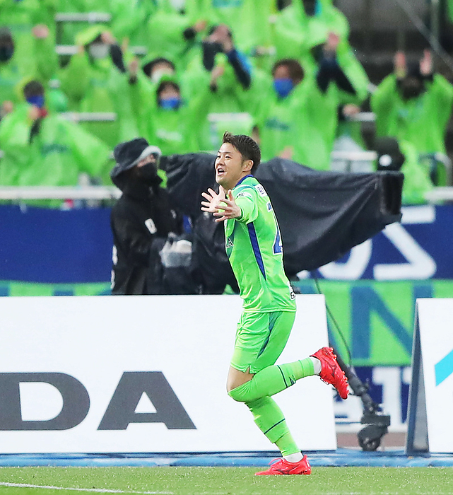 2021 J1 League Shintaro NAGO  left , Shonan midfielder, opens his arms after scoring his team s second goal in the second half of the match between Shonan and Sendai, March 13, 2021  Date 20210313  Photo Location Lemon Gas Stadium Hiratsuka
