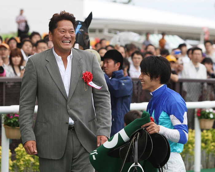 2012 CBC Prize  G3  A horse owned by Daimajin Sasaki won  L R  Kazuhiro Sasaki, Suguru Hamanaka, JULY 1, 2012   Horse Racing : Owner Kazuhiro Sasaki celebrates with jockey Suguru Hamanaka after Majin Prosper won the CBC Sho at Chukyo Racecourse in Aichi, Japan.