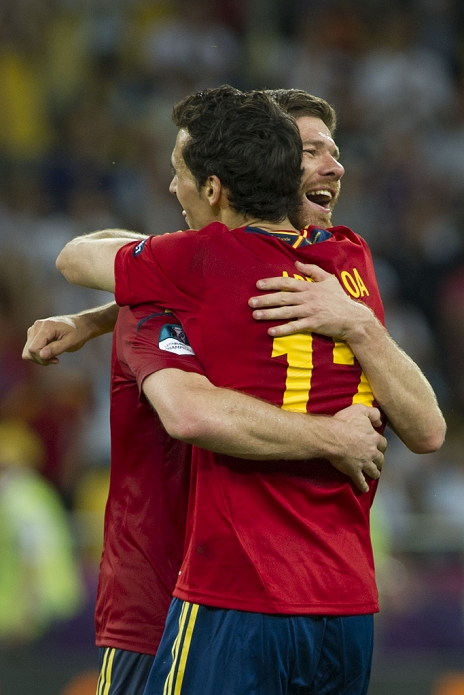 Euro 2012 Spain Won the tournament for the second year in a row  L R  Alvaro Arbeloa, Xabi Alonso  ESP , JULY 1, 2012   Football   Soccer : Xabi Alonso of Spain celebrates after winning the UEFA EURO 2012 Final match between Spain 4 0 Italy at Olympic Stadium in Kiev, Ukraine.  Photo by Maurizio Borsari AFLO   0855 