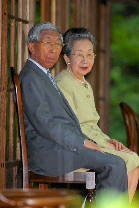 Prince Takahito Mikasa and Princess Yuriko attended the unveiling ceremony of the monument erected in Nasushiobara. Takahito and Yuriko Mikasa attended the unveiling ceremony of a monument erected in the Emperor s Room Memorial Park to commemorate the graduation of Prince Mikasa. The monument is inscribed with a poem that Prince Mikasa composed when he visited the former Shiobara Imperial Villa when he was a child:  The moon over Shihobara no Torii do Yama is the same as that over Crying Mushi Yama. In Nasushiobara City, Tochigi Prefecture  photo taken July 14, 2006.