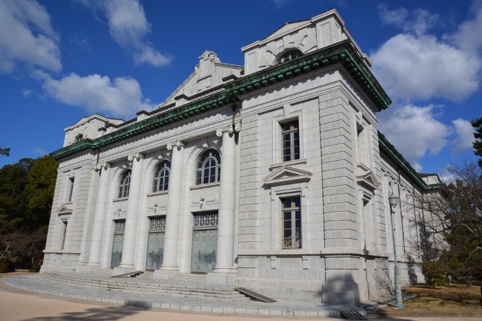 Tour of the former Naval Academy (Maritime Self-Defense Force Candidate School), location for NHK's 