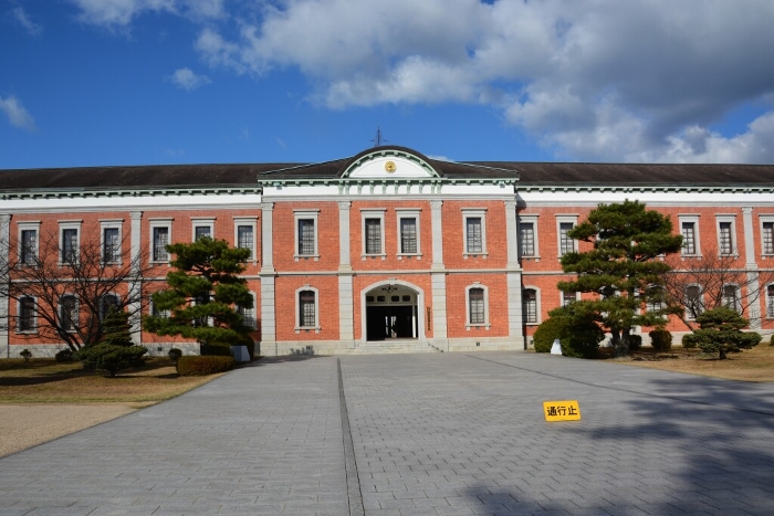 Tour of the former Naval Academy (Maritime Self-Defense Force Candidate School), location for NHK's 
