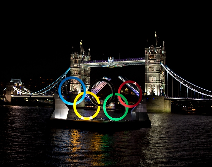 London 2012 Olympic Games Preview Tower Bridge on the eve of the opening ceremony Tower Bridge, JULY 26, 2012 : A general view of the Tower Bridge with the Olympic rings prior to London 2012 Olympic Games in London, UK,  Photo by Enrico Calderoni AFLO SPORT   0391 