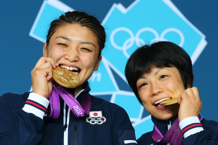 2012 London Olympics: Icho and Obara both win gold medals in women s wrestling  L to R  Kaori Icho  JPN , Hitomi Obara  JPN  AUGUST 8, 2012   Wrestling :. Women s 48kg   63kg Freestyle Press Conference at ExCeL during the London 2012 Olympic Games in London, UK.   Photo by AFLO SPORT   1045 .