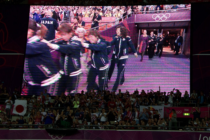 2012 London Olympics Soccer Women s Podium Ceremony Japan Wins Silver Medal Japan team group  JPN , AUGUST 9, 2012   Football   Soccer : Silver medalists Japan players enter the pitch during the medal ceremony for the Women s Football of the London 2012 Summer Olympic Games at Wembley Stadium in London, UK.  Photo by Enrico Calderoni AFLO SPORT   0391 