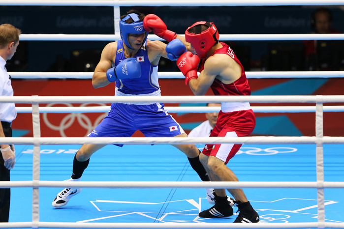 2012 London Olympics Boxing Men s Middleweight Semifinals  L to R  Ryota Murata  JPN , Abbos Atoev  UZB  AUGUST 10, 2012   Boxing :. Men s Middle  75kg  Semi final at ExCeL during the London 2012 Olympic Games in London, UK.   Photo by AFLO SPORT   1045 .