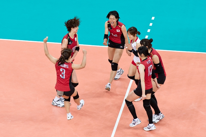 London 2012 Olympics Volleyball Women s 3rd place match Japan team group  JPN ,  AUGUST 11, 2012   Volleyball :  Women s Bronze medal match between Japan 3 0 South Korea at Earls Court during the London 2012 Olympic Games in London, UK.     Photo by Enrico Calderoni AFLO SPORT   0391 