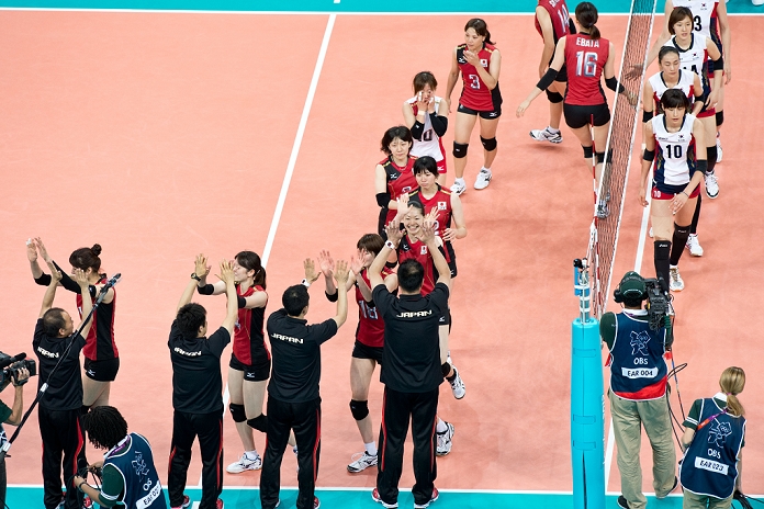 2012 London Olympics Volleyball Women s 3rd Place Match Japan Wins Bronze Medal Japan team group  JPN ,  AUGUST 11, 2012   Volleyball :  Japan team celebrates after winning the   Women s Bronze medal match between Japan 3 0 South Korea at Earls Court during the London 2012 Olympic Games in London, UK.     Photo by Enrico Calderoni AFLO SPORT   0391 
