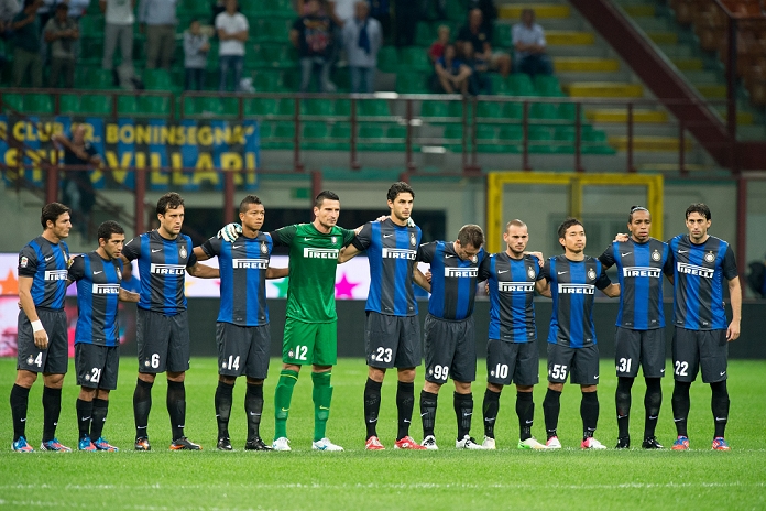 Serie A Inter team group line up, SEPTEMBER 2, 2012   Football   Soccer : Players observe a minute s silence for Cardinal Carlo Maria Martini before the Italian  Serie A  match between Inter Milan 1 3 AS Roma at Stadio Giuseppe Meazza in Milan, Italy.  Photo by Enrico Calderoni AFLO SPORT   0391 