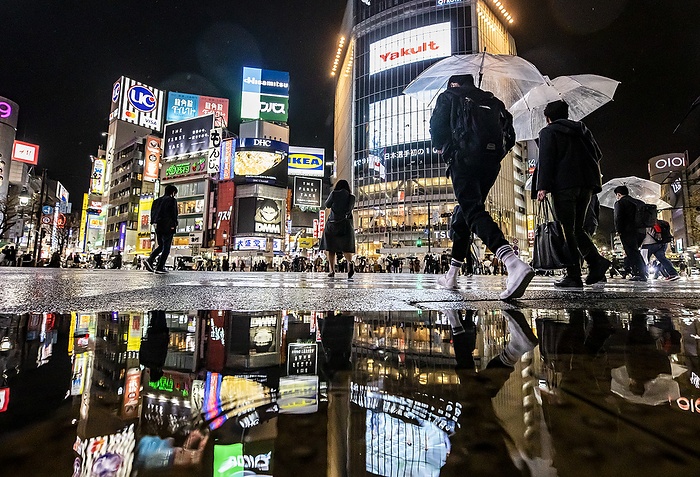 Shibuya 2021 03 13   A rainny Winter evening at Shibuya City, Tokyo, Japan   Photo by Ivo Gonzalez