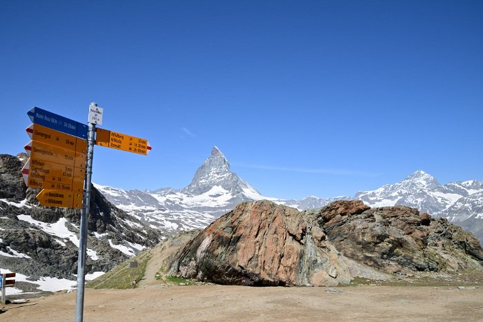 Rothenboden station, Matterhorn in the background of the hiking trail sign