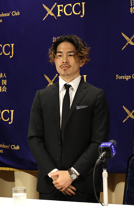 WBO Super flyweight champion Kazuto Ioka holds a press conference  June 25, 2021, Tokyo, Japan   World Boxing Organization  WBO  super flyweight champion Kazuto Ioka arrives at the Foreign Correspondents  Club of Japan in Tokyo for his press conference on Friday, June 25, 2021. Japan Boxing Commission  JBC  found positive for drug after the December title bout and informed the police as marijuana was detected in his urine. JBC apologized Ioka later as another sample was negative at a doping test and their handling of urine sample was wrong way.     Photo by Yoshio Tsunoda AFLO  