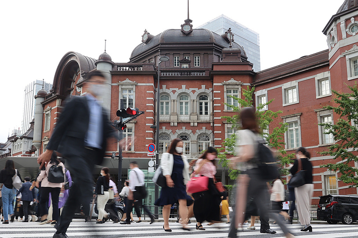Japan s jobless rate worsened to 3.0 percent June 29, 2021, Tokyo, Japan   People cross a road in front of the Tokyo station in Tokyo on Tuesday, June 29, 2021. Japan s jobless rate in May worsened to 3.0 percent, announced by Internal Affairs Ministry on June 29, the highest level in five months amid outbreak of the new coronavirus.    Photo by Yoshio Tsunoda AFLO 