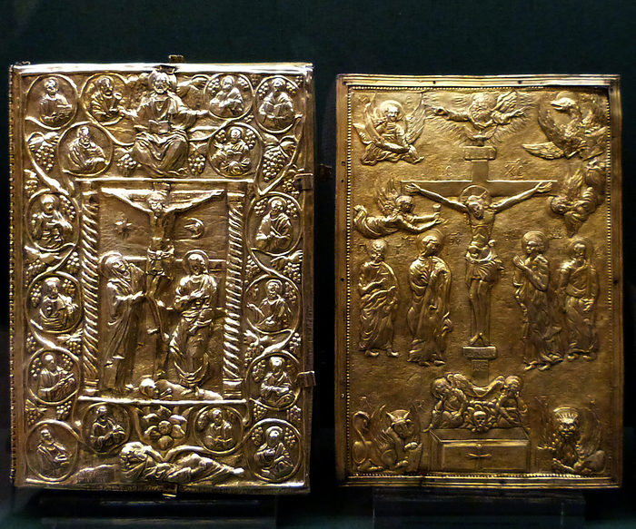 Cover of a gospel book with a representation of the Crucifixion. A work showing influences of central European prototypes, likely to have been made in Wallachia or Transylvania by Goldsmith Nicholaos Vranianit, 1548.