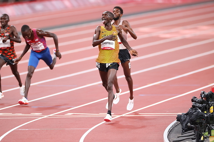 Tokyo Olympic Games 2020   Athletics Joshua CHEPTEGEI  UGA  crosses the finish line first, AUGUST 6, 2021   Athletics : Men s 5000m Final during the Tokyo 2020 Olympic Games at the National Stadium in Tokyo, Japan.  Photo by YUTAKA AFLO SPORT 