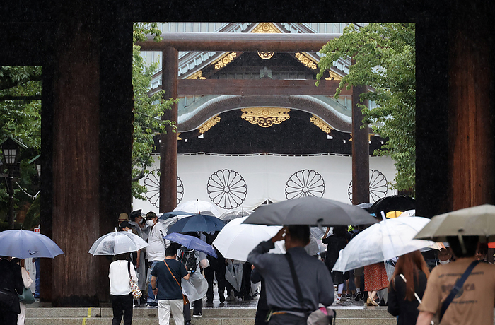 Japan marked the 76th anniversary of its surrender of WWII. August 15, 2021, Tokyo, Japan   People visit the controversial Yasukuni shrine to honor war victims in Tokyo on Sunday, August 15, 2021. Japan marked the 76th anniversary of its surrender of WWII.     Photo by Yoshio Tsunoda AFLO 