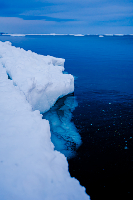 Partial berthing of drift ice
