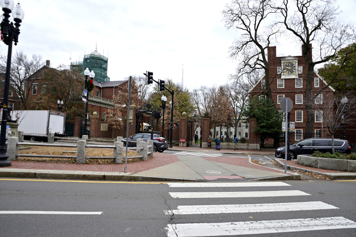 Johnston Gate, the main gate of Harvard University