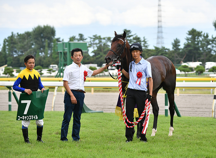 2019 Niigata Kinen  G3  You Can Smile Winner September 1, 2019 Horse Racing Niigata Kinen  11R  1, No. 7, You Can Smile, from left, jockey Yasumasa Iwata, trainer Yasuo Tomomichi, Niigata Racecourse.