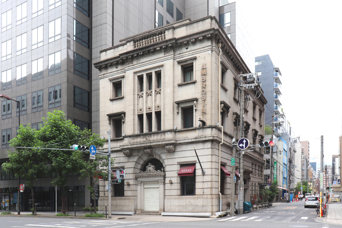 Former Kawasaki Savings Bank Osaka Branch (now Sakaisuji Club)