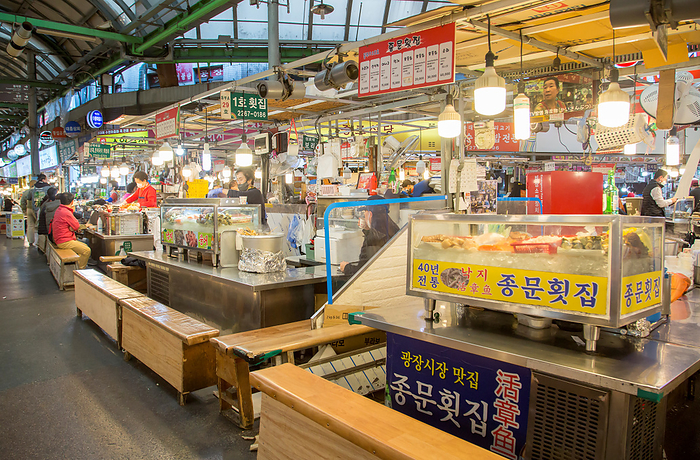 Gwangjang Market in Seoul Gwangjang Market, Oct 25, 2021 : Gwangjang Market in Seoul, South Korea. The market opened in the early 20th century and it is home to many clothing and food stalls. Tourists and locals enjoy traditional Korean cuisine such as Mayak gimbap, Bindae tteok or Nokdu jeon  Mung Bean Pancake , Tteok bokki  Stir fried Rice Cake  and Eomuk  Fish Cake .  Photo by Lee Jae Won AFLO   SOUTH KOREA 