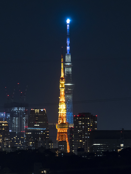 Tokyo Tower and Sky Tree 2021 09 19   Tokyo Tower and Sky Tree with the lights on are seen from Kawasaki, Kanagawa  Japan. Photo by Ivo Gonzalez