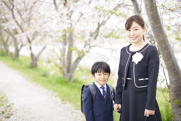 Japanese elementary school boy and his mother